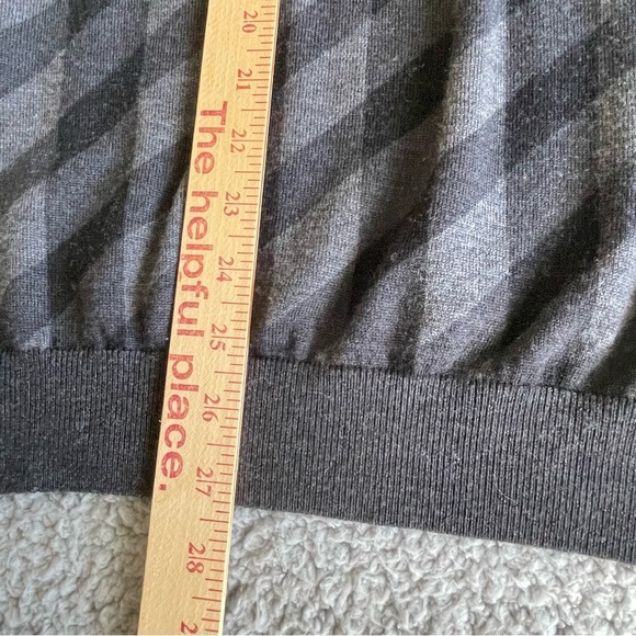 Tiger Woods Collection Wool Sweaters Mens XL Gray/Black V-Neck Pullover Golf coz - Picture 9 of 14